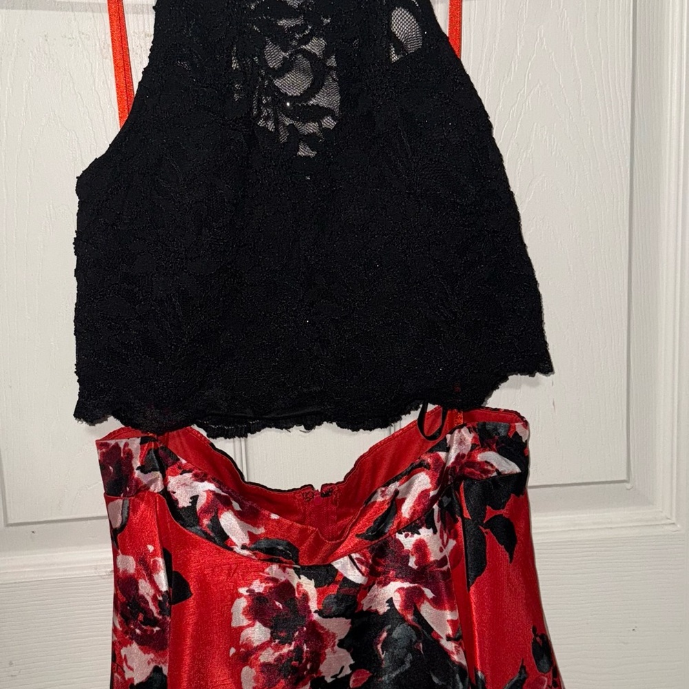 Black and Red Backless Sundress with Halter Neckline for Prom